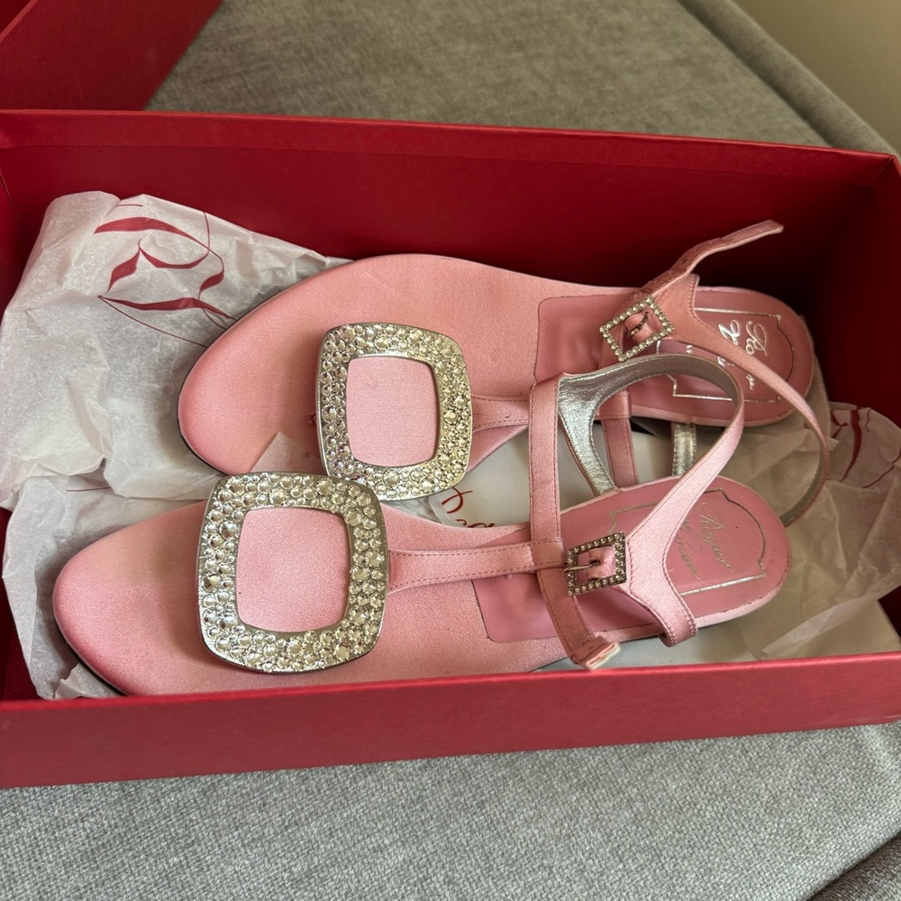 roger vivier pink thong chips satin sandals